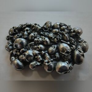 Clustered Skull Belt Buckle 💀